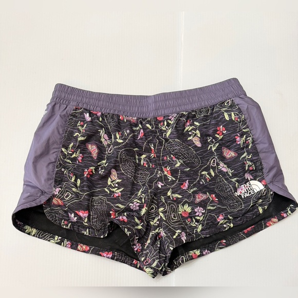 The North Face Pants - The North Face Womens Hydrenaline 2000 Shorts - M